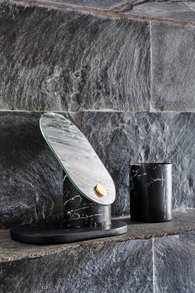Tablett und Becher aus Marmor von Agape