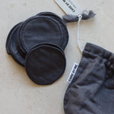 CARE BY ME Abschminkpads in Anthrazit aus Bio-Baumwolle