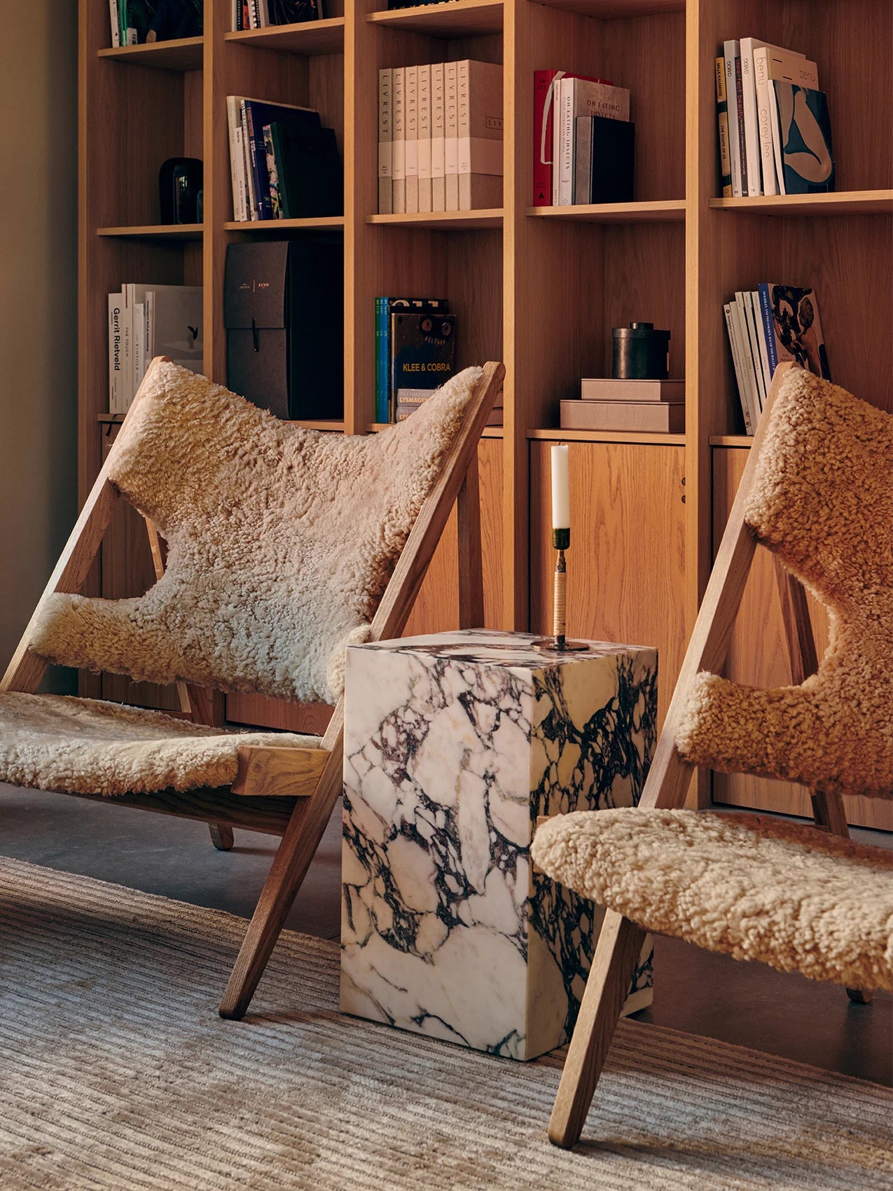 Audo Copenhagen, Knitting-Lounge-Sessel, Schaffell