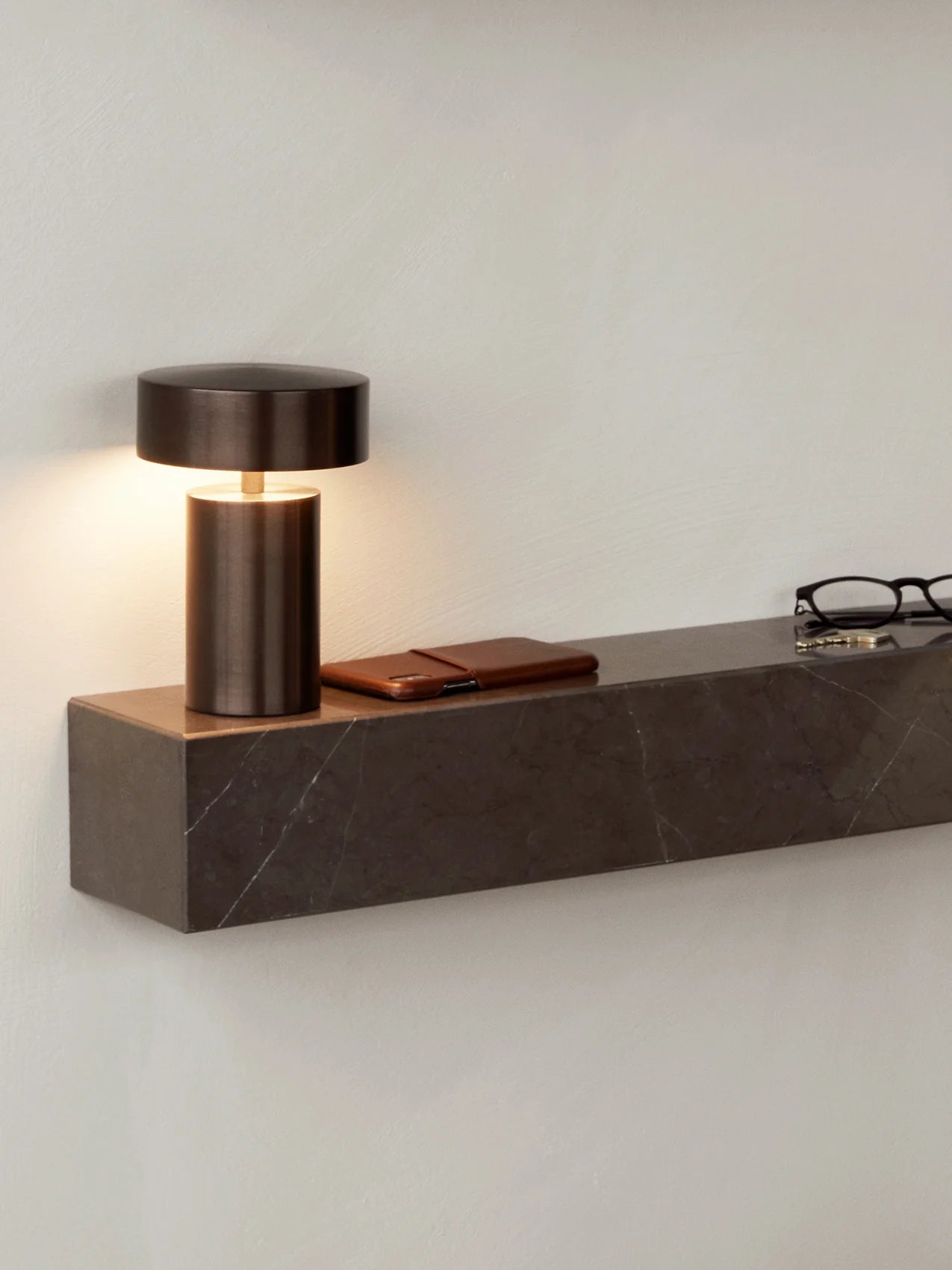 Audo Copenhagen, Plinth Wandregal
