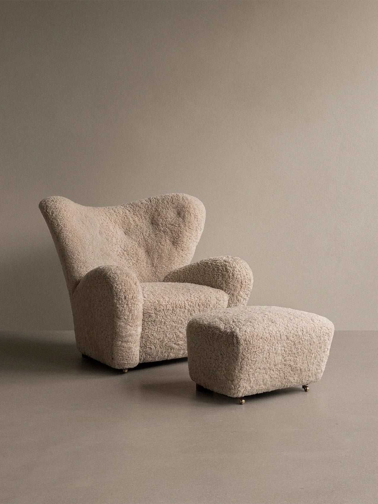 Audo Copenhagen, The Tired Man Ottoman, Hocker, Schaffell