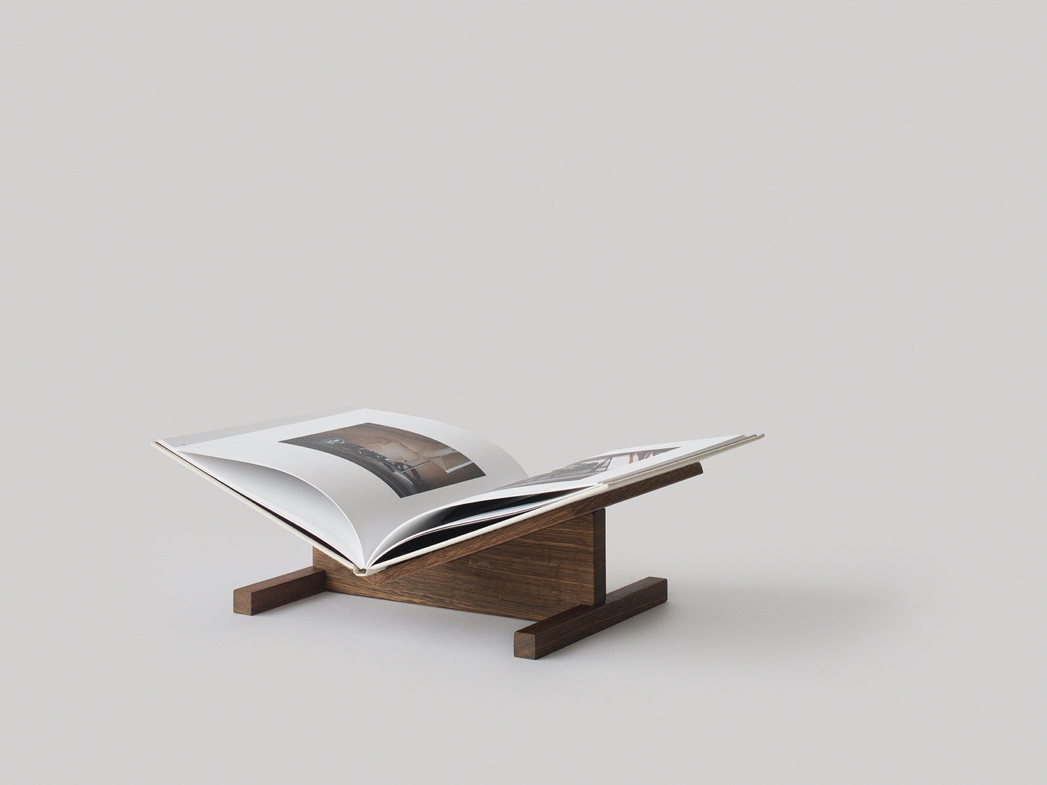 NEW MAGS, Buchständer Page