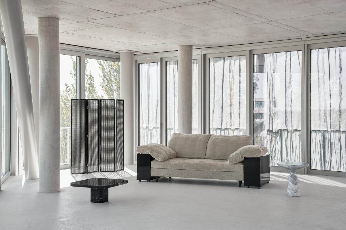 ClassiCon, Bow-Beistelltisch, No. 3 Marmor