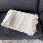 LUIZ Plaid aus Alpaka und Schafwolle in der Farbe Chalk. 