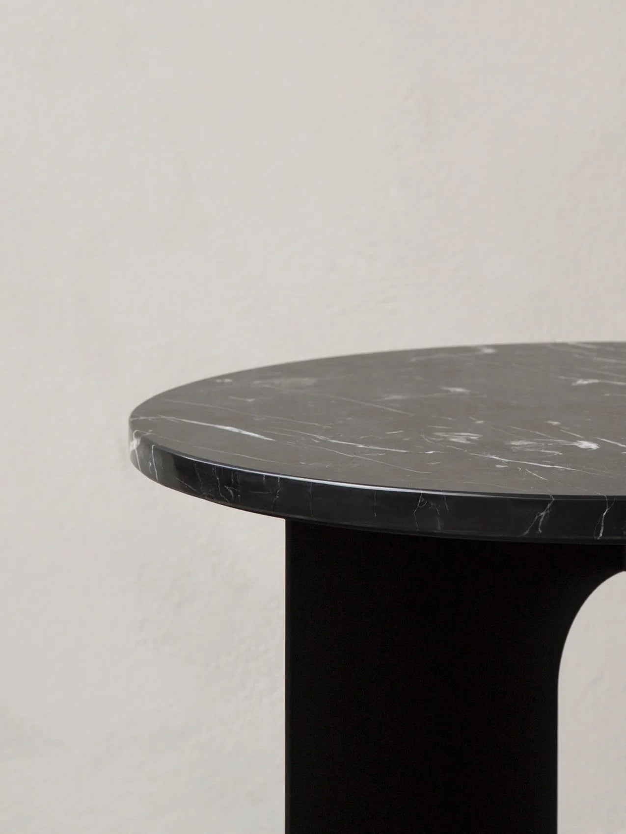 Audo Copenhagen, Androgyne Beistelltisch