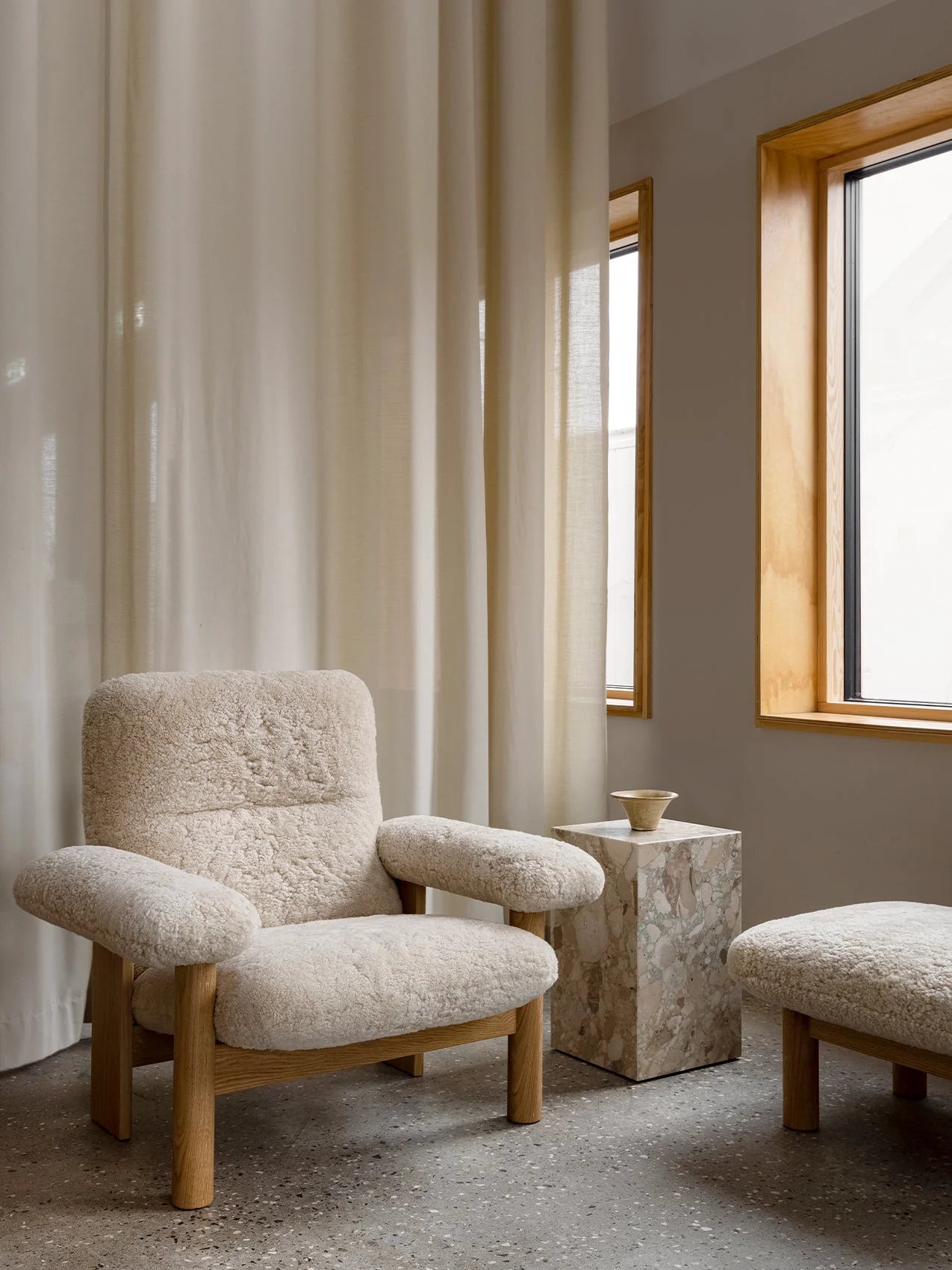 Audo Copenhagen, Brasilia Lounge Chair, Schaffell