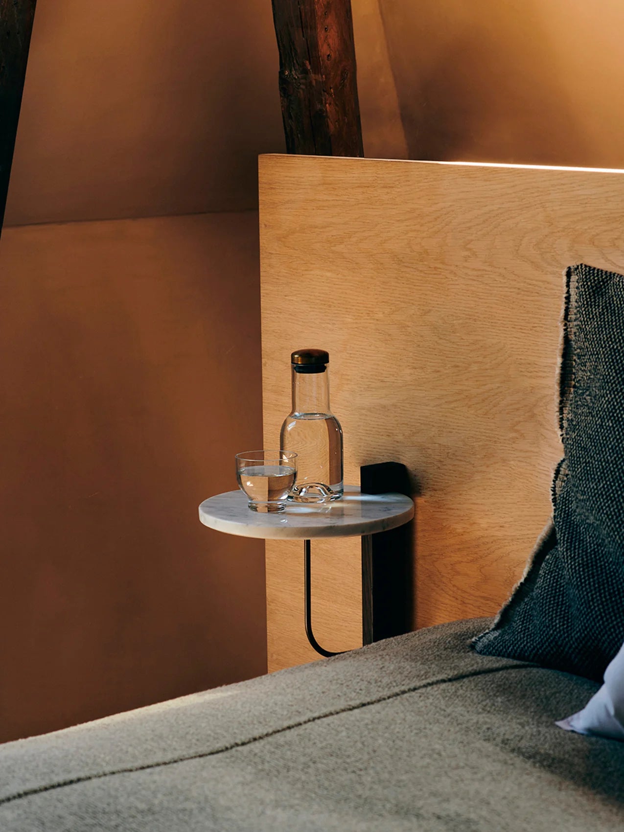 Audo Copenhagen, Corbel Wandtisch