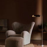 Audo Copenhagen, The Tired Man, Lounge-Sessel, Schaffell