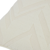 Missoni Orme Zierkissen Nahaufnahme vom Ton-in-Ton Strickmuster. 
