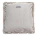 Rückseite vom Alpakafellkissen "NUBE" in der Farbe Silver Grey von WEICH.