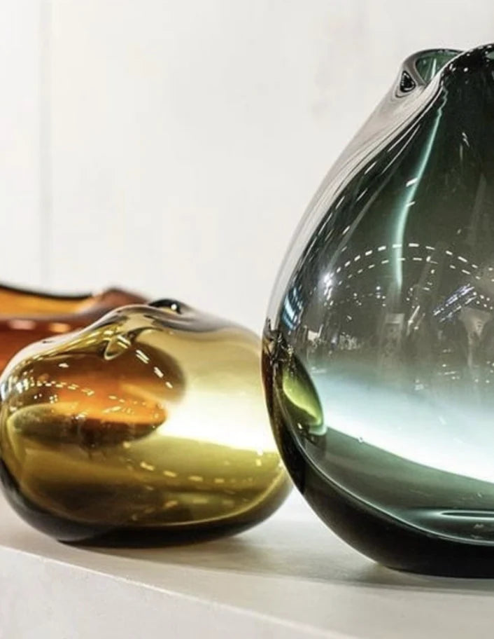 Vase Rock von Kate Hume