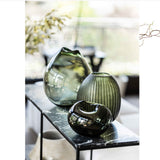 Vase Rock von Kate Hume