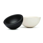 when objects work Schale schwarz und weiss von John Pawson