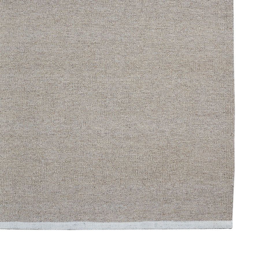 Massimo Copenhagen handgewebter Teppich aus ungefärbter Wolle in Beige