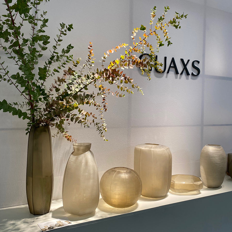 Guaxs Vasen, Schalen und Windlichter von Hand geschliffen. An der Messe in Paris. 