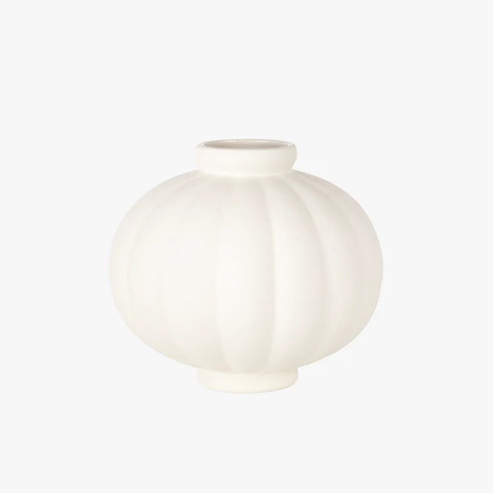 Weisse Ballonvase von Louise Roe aus Keramik