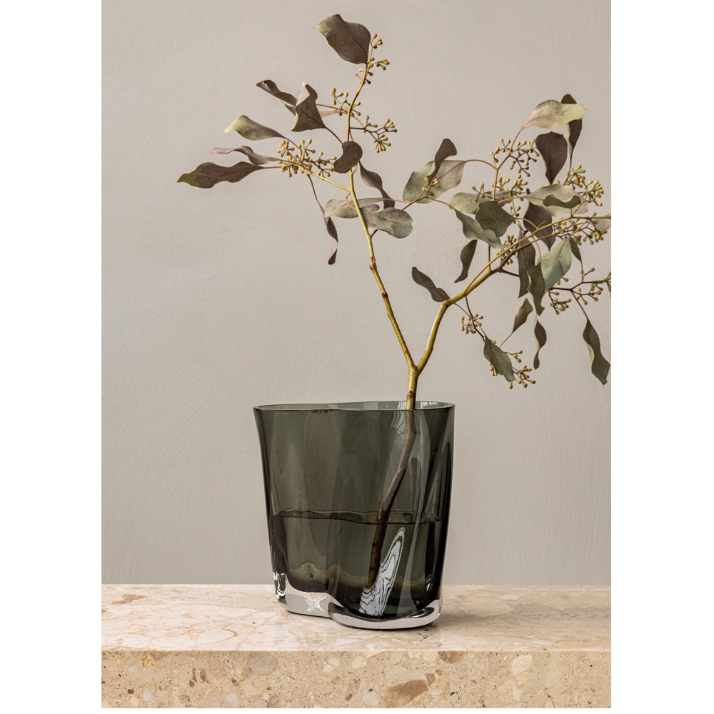 MENU Aer Vase gross aus Glas mundgeblasen