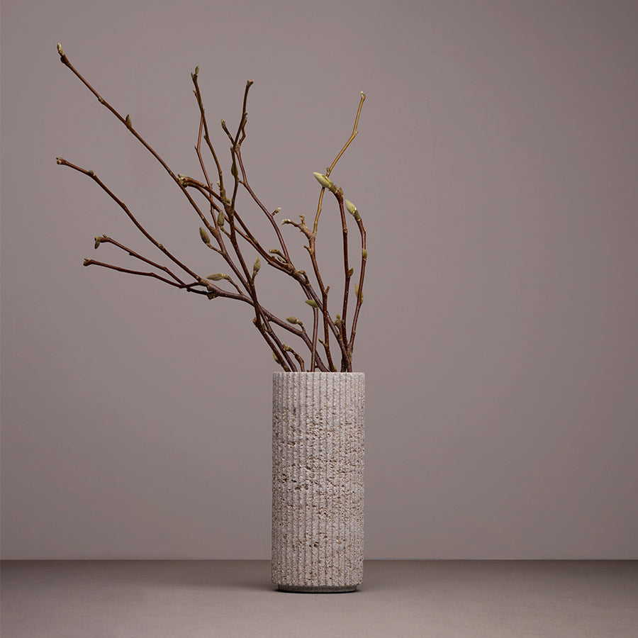 Nicholas Schuybroek Vase aus Kalkstein