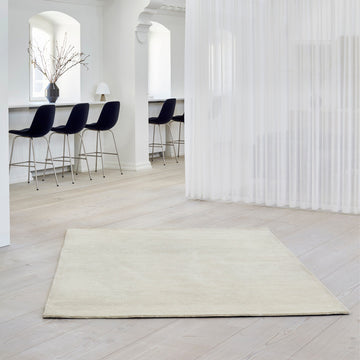rePeat Teppich Massimo Copenhagen in der Farbe Beige aus nachhaltigen Materialien