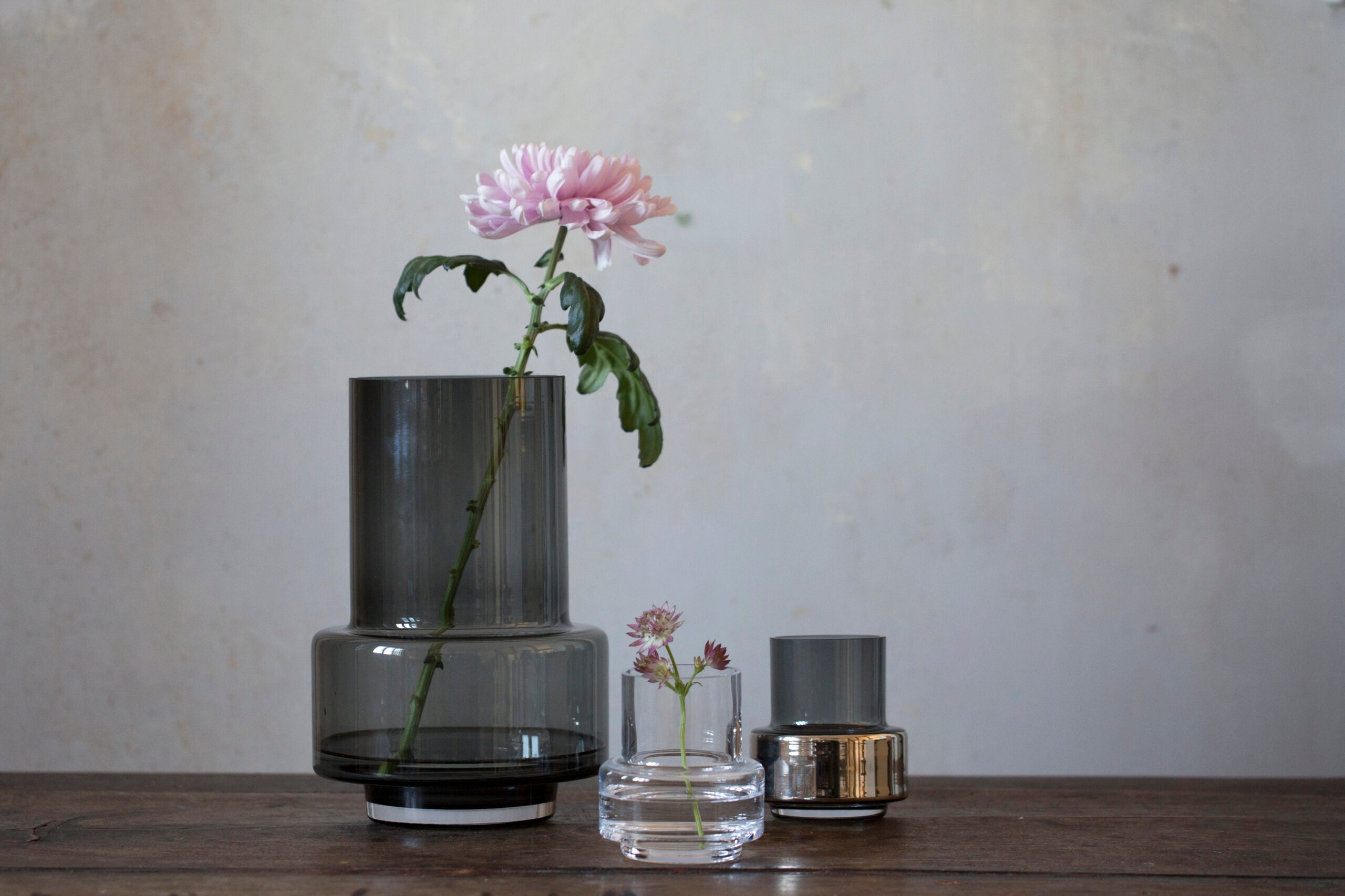 Ro Collection Vase Hurricane in Grau aus Glas