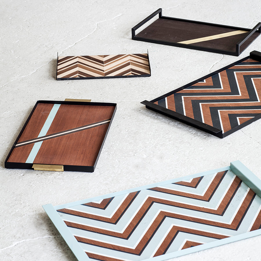 Serax-Tablett-Grint-zigzag-schwarz